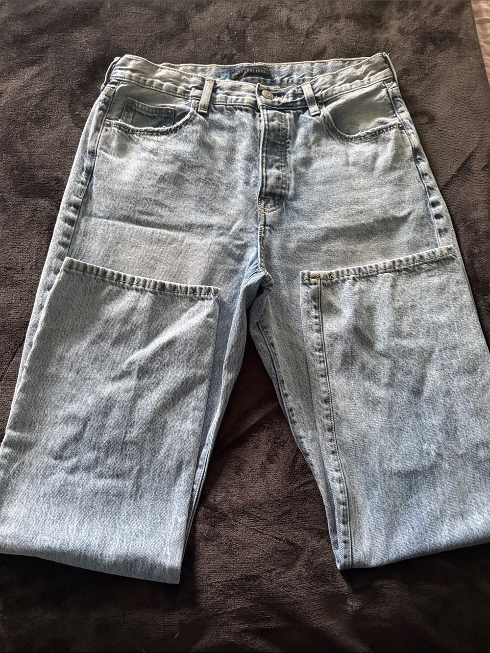 90’s Baggy Straight Leg Jeans in Light Blue Wash
